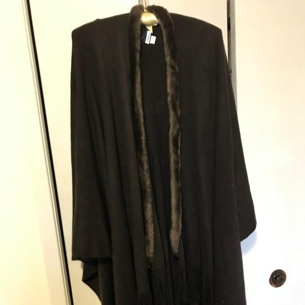 Croft And Barrow Ladies Brown Shawl/Wrap NEW WITHOUT TAGS